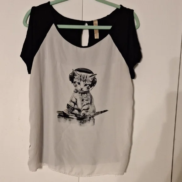 Chic Black and White Cat Print Blouse - Picture 1 of 7